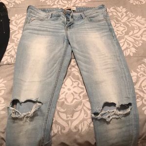 Hollister jeans. Barely worn, perfect condition!